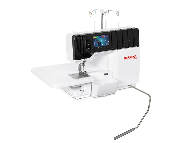 coverlok-bernina-l890-z-renderka-1