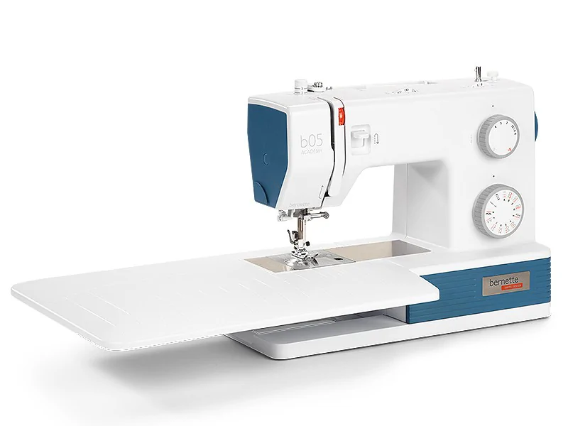 maszyna-do-szycia-bernette-05-academy-heavy-duty-1